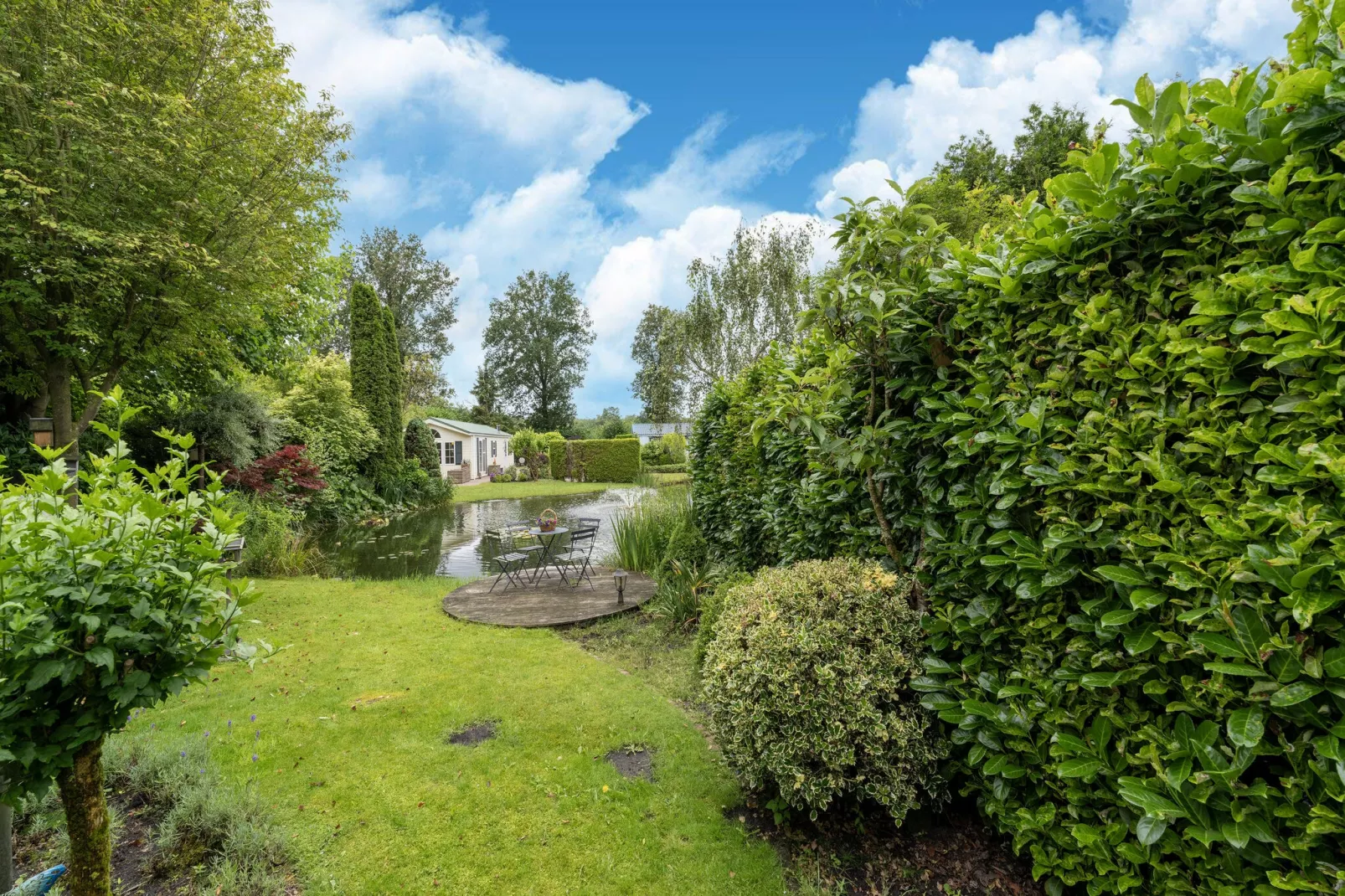 Buitenplaats Stoetenslagh-Gardens summer
