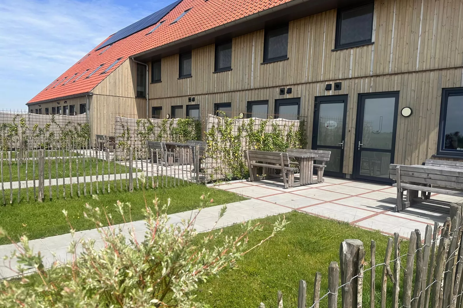 Friese Villa 1 in Leons-Gardens summer