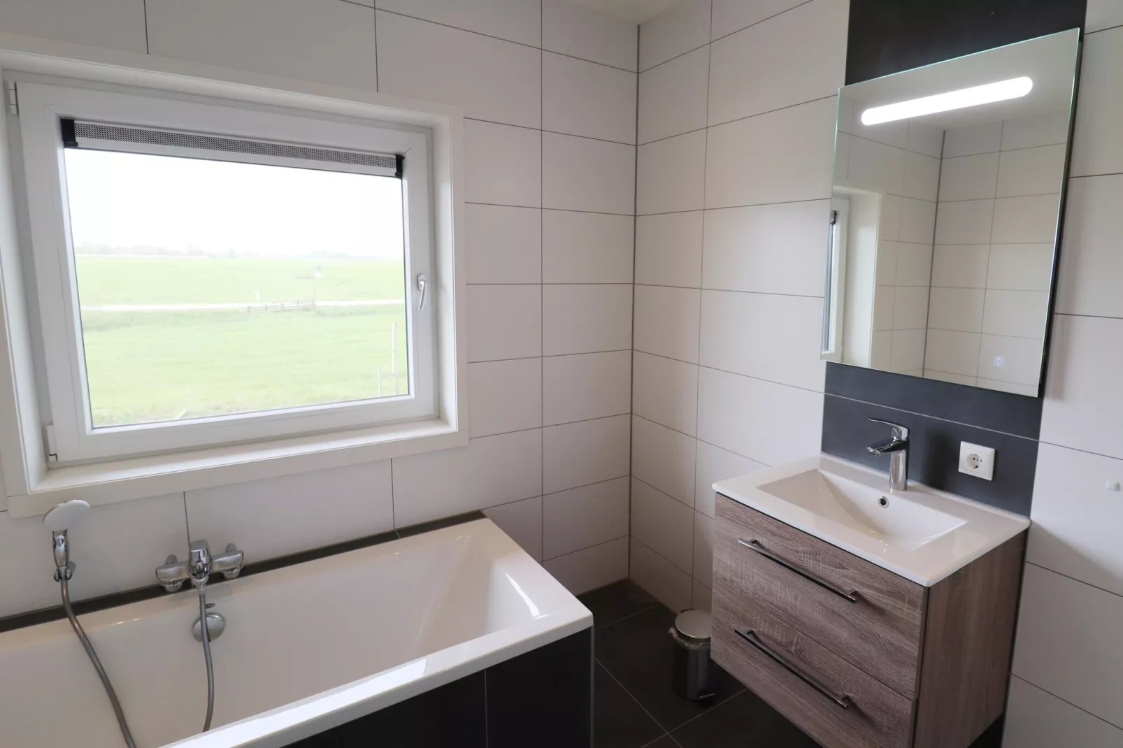 Friese Villa 4 in Leons-Bathroom