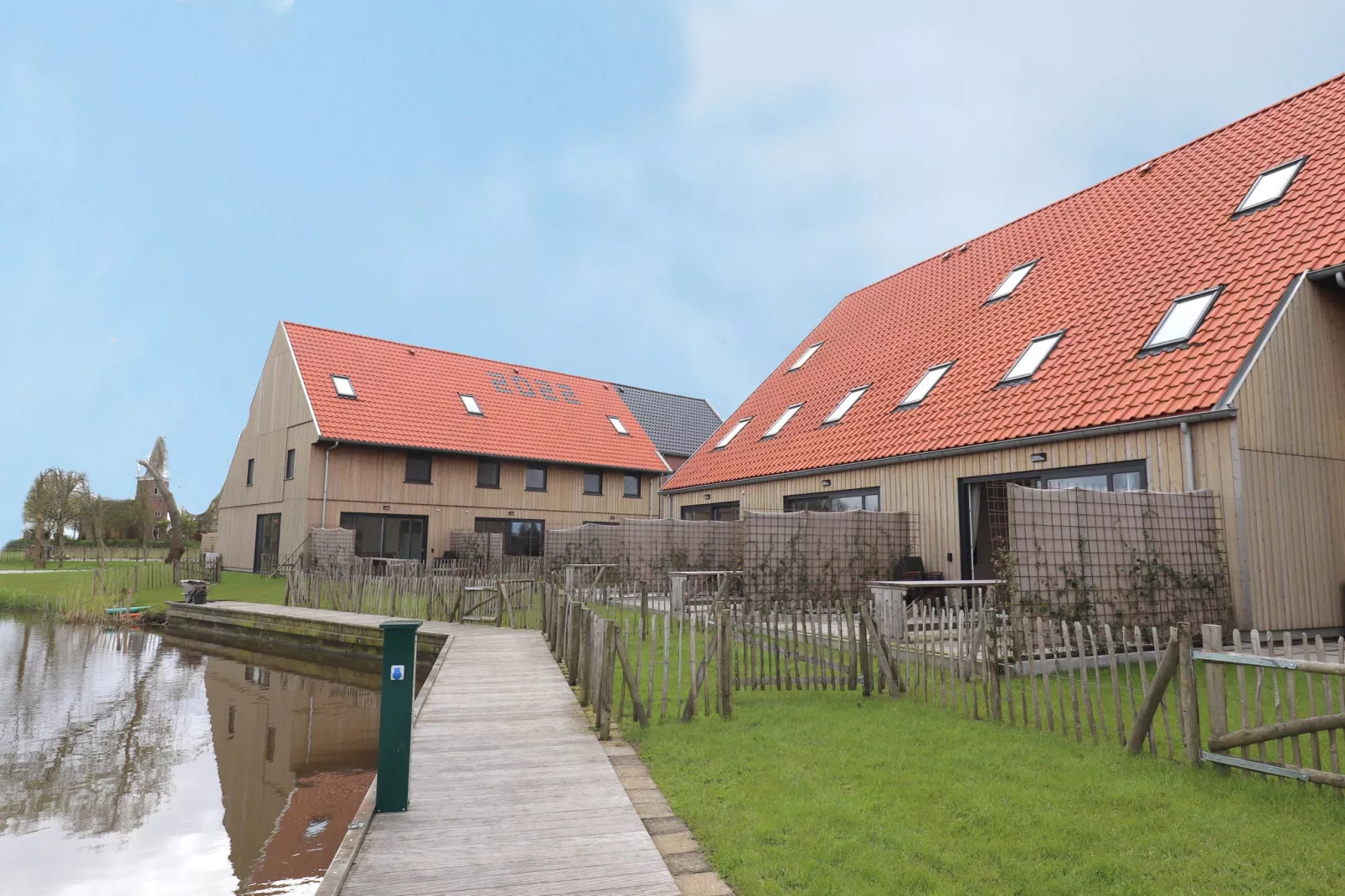Friese Villa 4 in Leons-Gardens summer