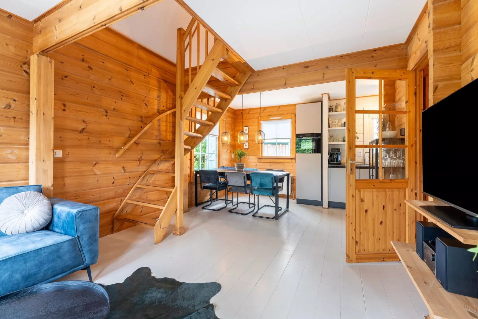 Casa Azul Finse stijl vakantiewoning 6pax aan het Zuidlaardermeer-Living room