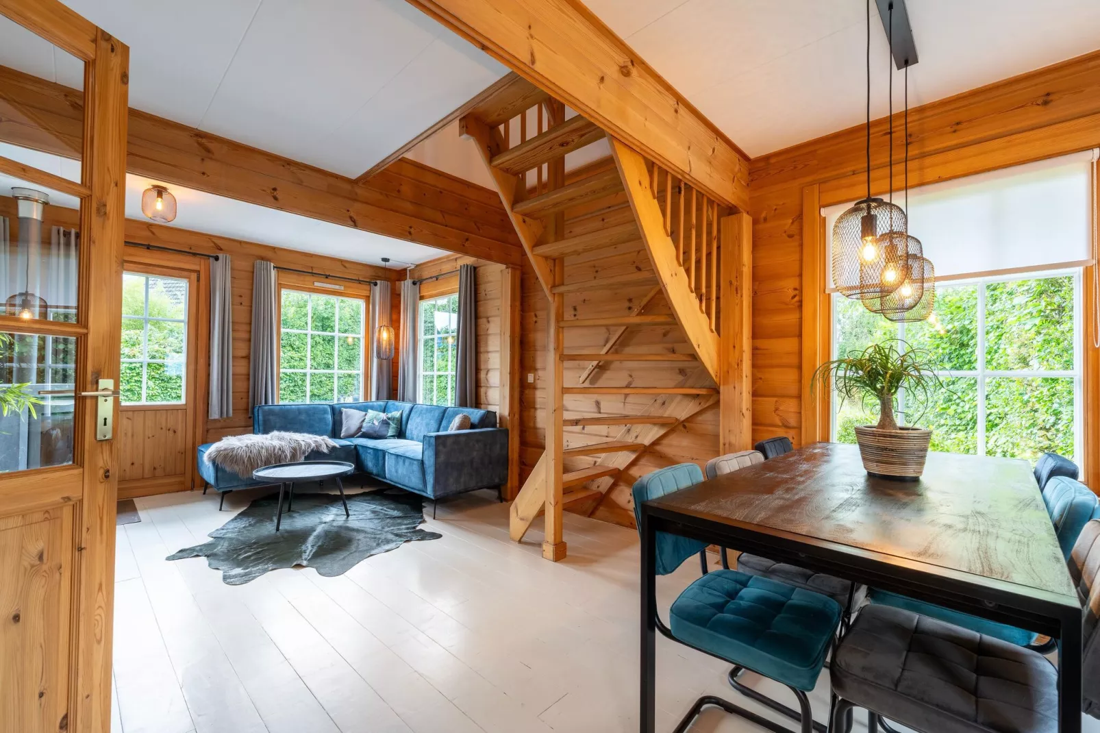 Casa Azul Finse stijl vakantiewoning 6pax aan het Zuidlaardermeer-Living room