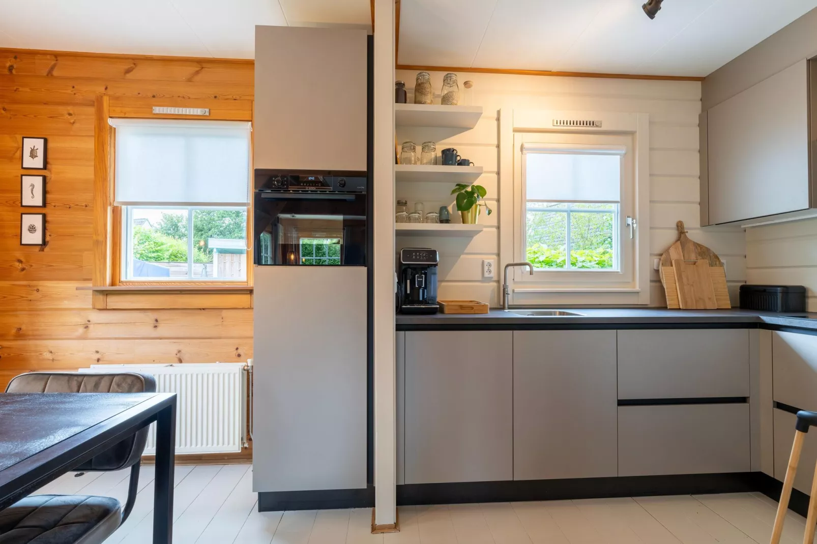 Casa Azul Finse stijl vakantiewoning 6pax aan het Zuidlaardermeer-Kitchen