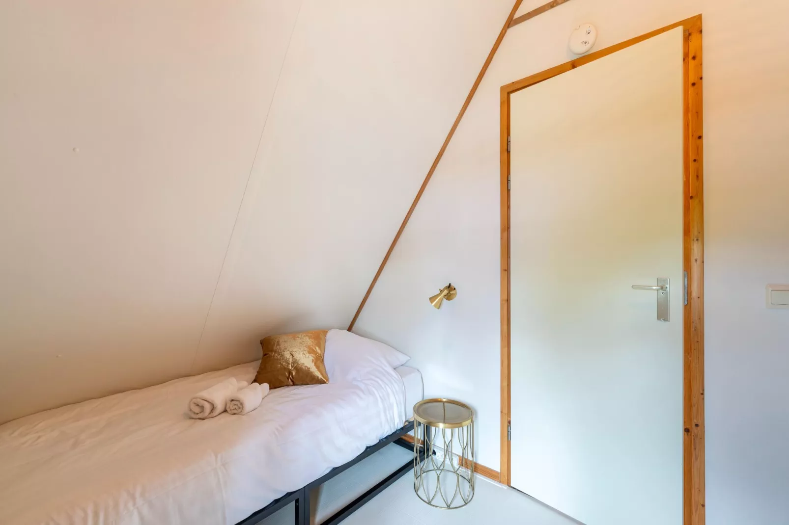 Casa Azul Finse stijl vakantiewoning 6pax aan het Zuidlaardermeer-Bedroom