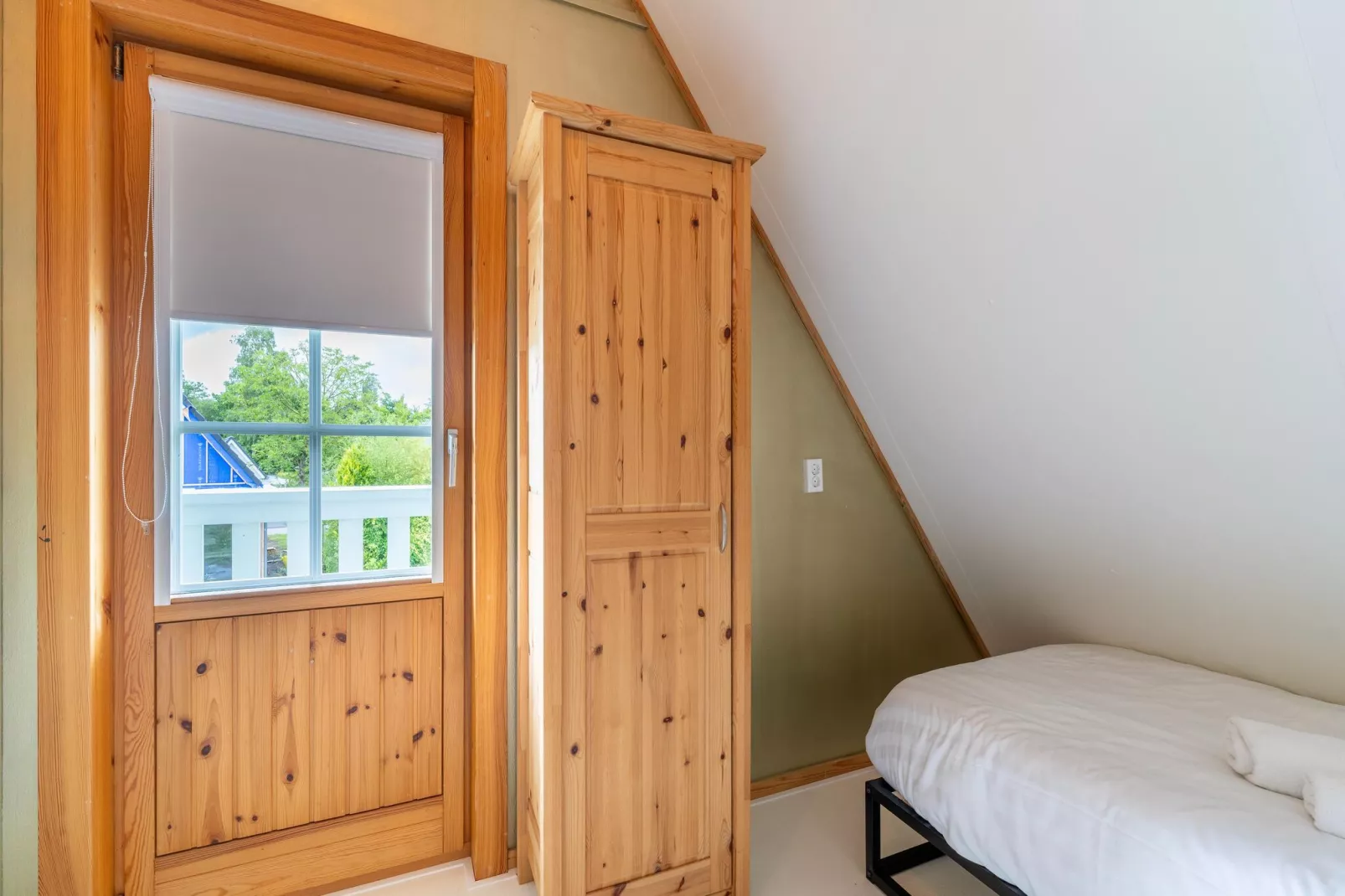 Casa Azul Finse stijl vakantiewoning 6pax aan het Zuidlaardermeer-Bedroom