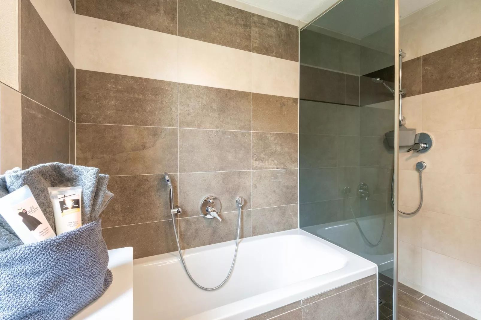 Bergappartement Schernthaner Tobadill-Bathroom