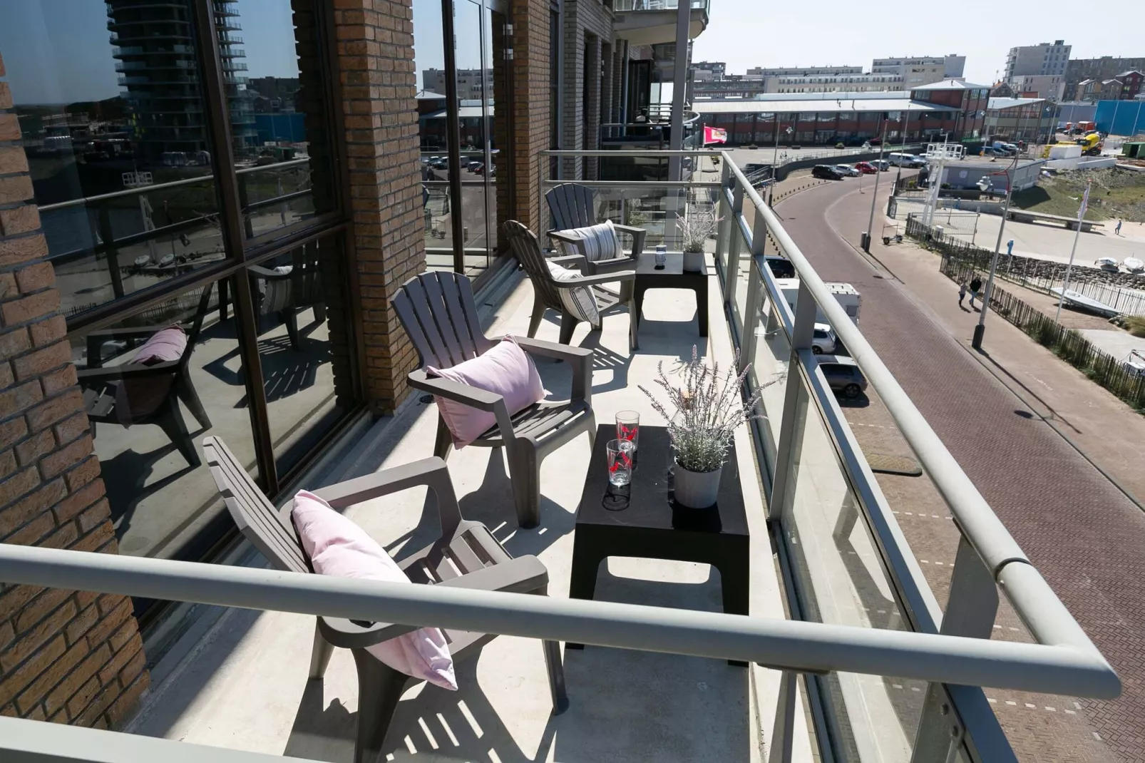 Scheveningen Harbour 28-Exterior summer
