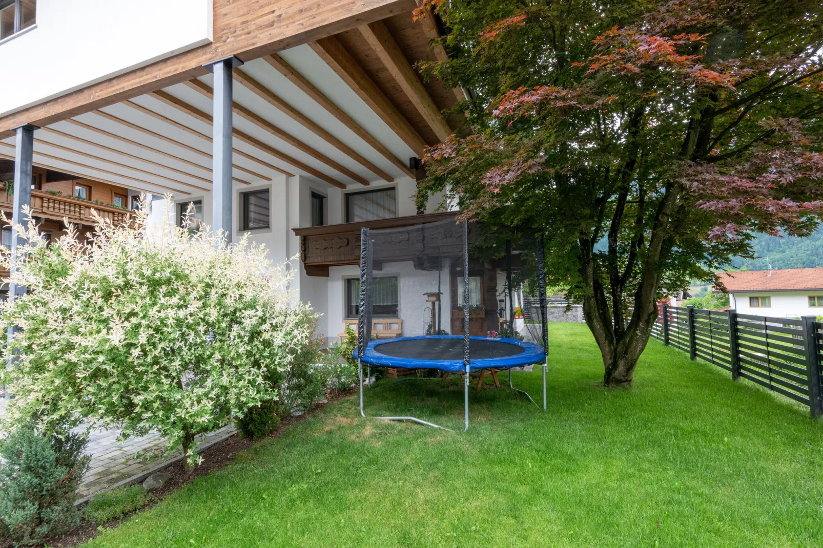 Haus Schwemberger-Gardens summer