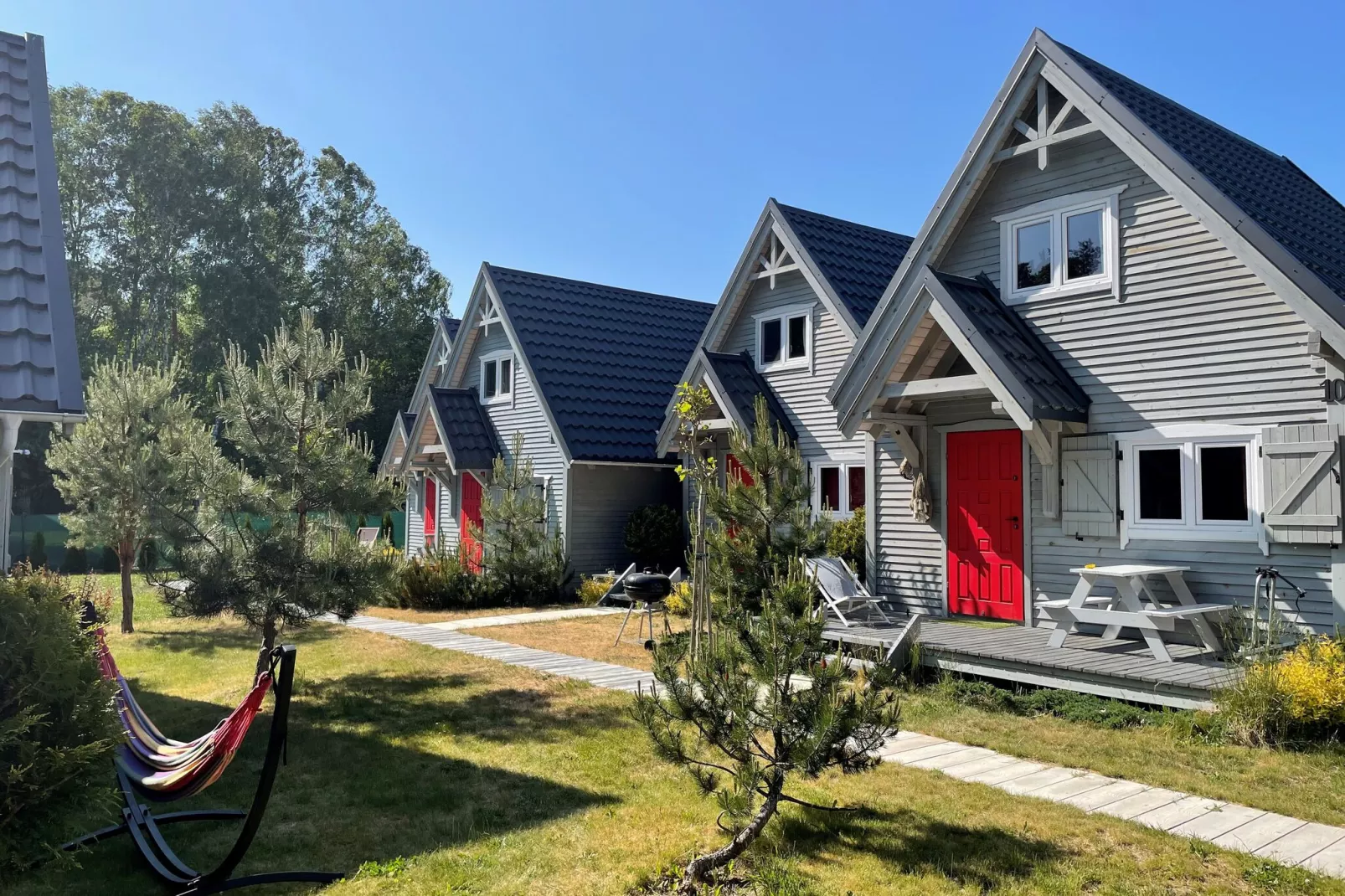 Sunny bungalow by the sea-Exterior summer