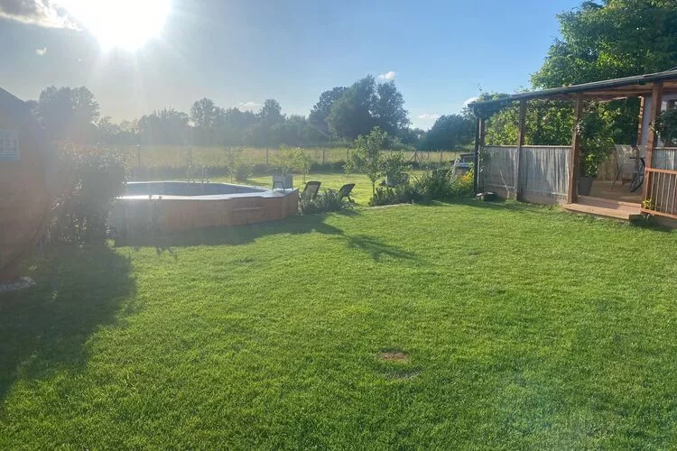 Dom wakacyjny w Stepniczce z sauną i jacuzzi-Jardin d'été
