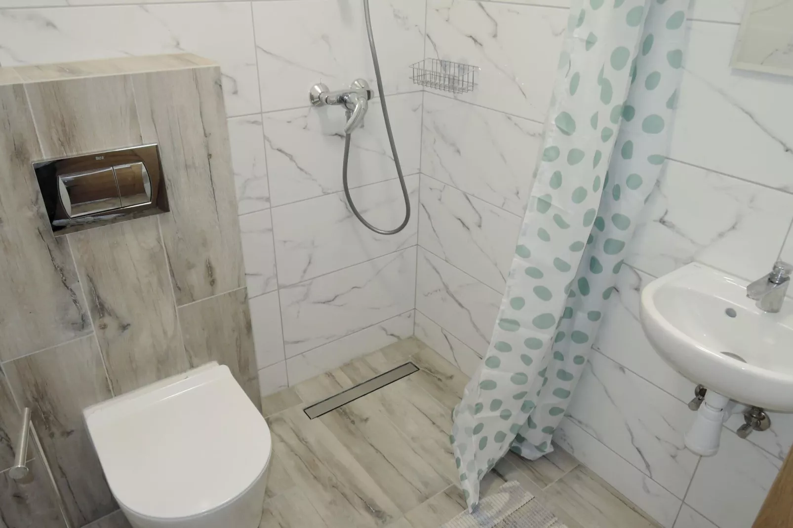 Apartament na parterze-Bathroom