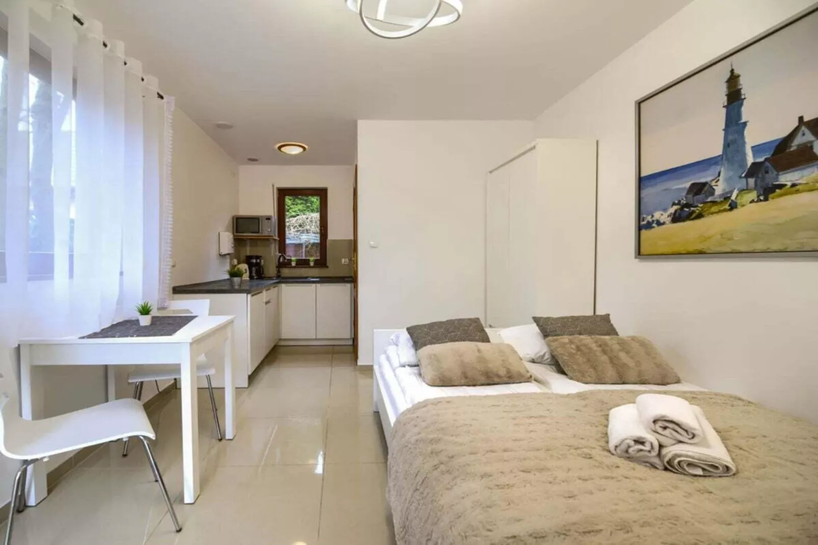 179246-Bedroom