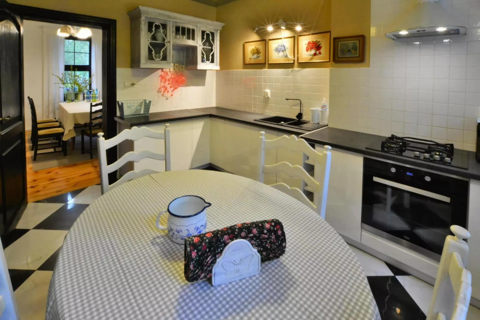 Willa wakacyjna dla 11 osób 182 m2 Knieja koło Polanowa-Kitchen