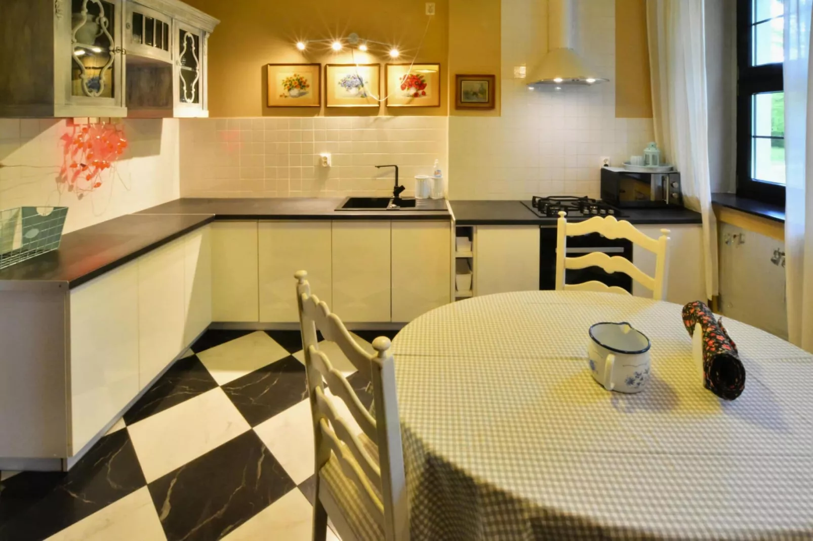 Willa wakacyjna dla 11 osób 182 m2 Knieja koło Polanowa-Kitchen