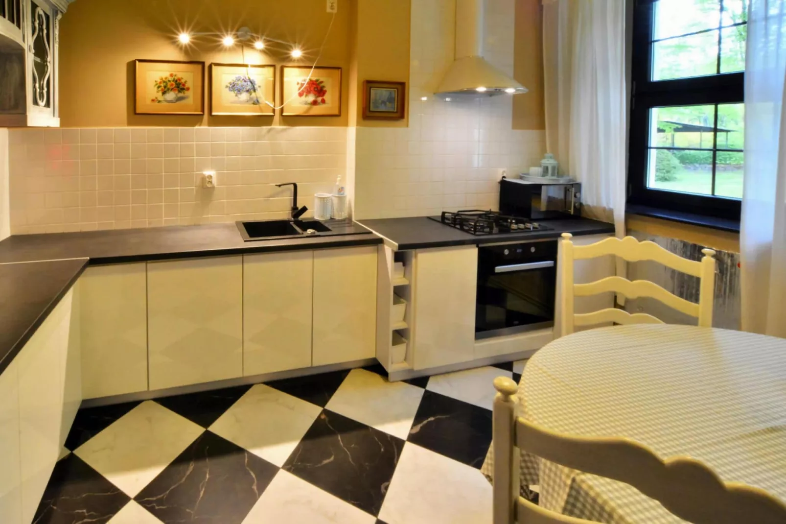 Willa wakacyjna dla 11 osób 182 m2 Knieja koło Polanowa-Kitchen