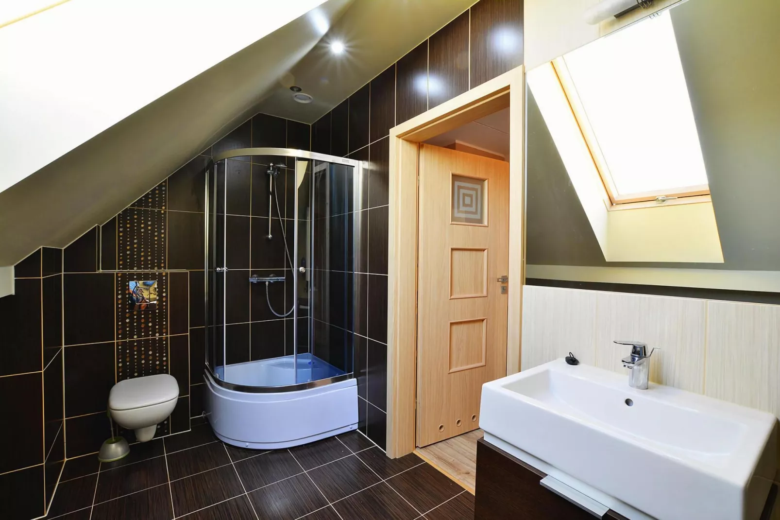 Apartament 75 m2 dla 4 osób Sarbinowo-Bathroom
