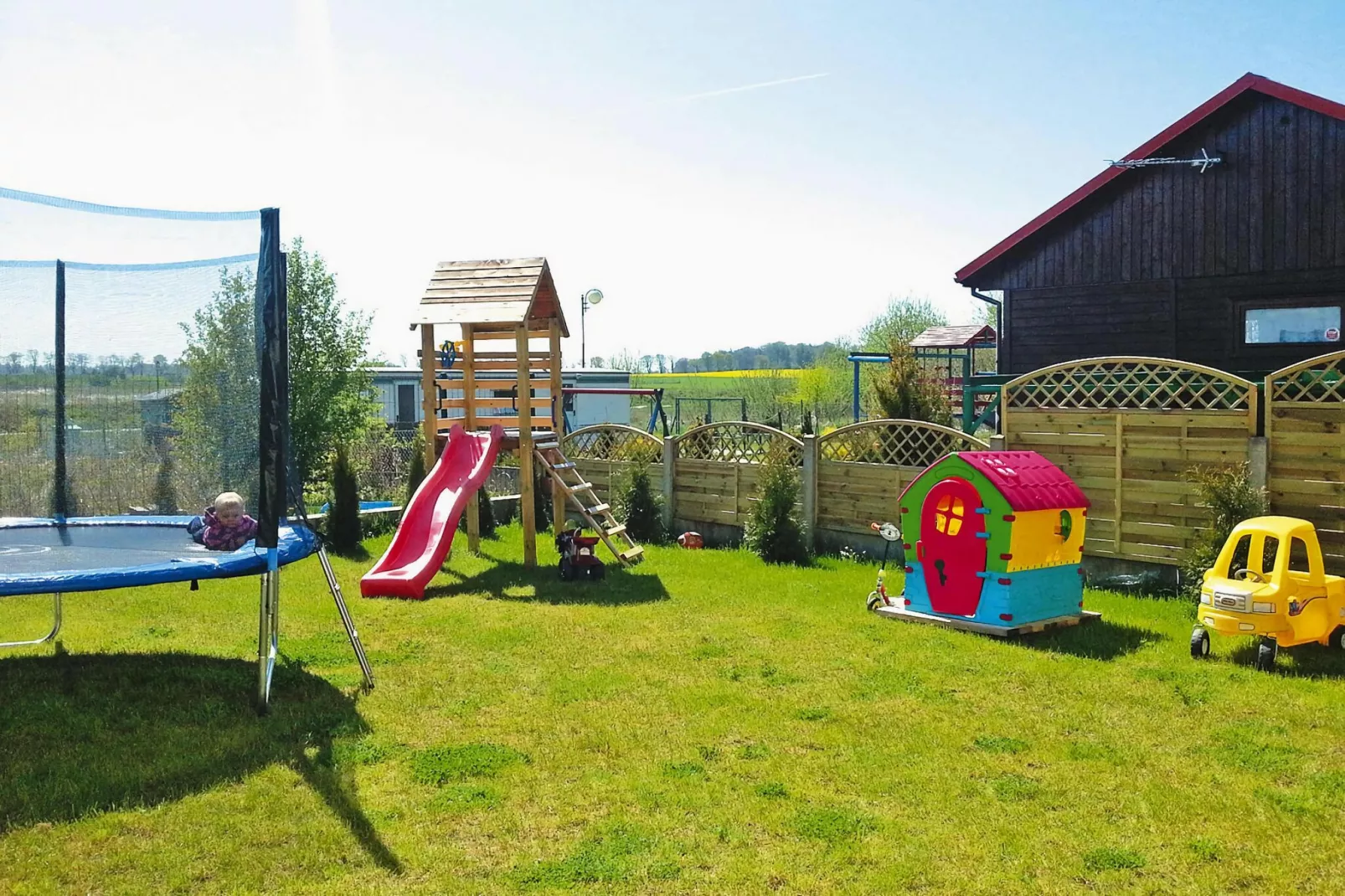Apartament 75 m2 dla 4 osób Sarbinowo-Gardens summer