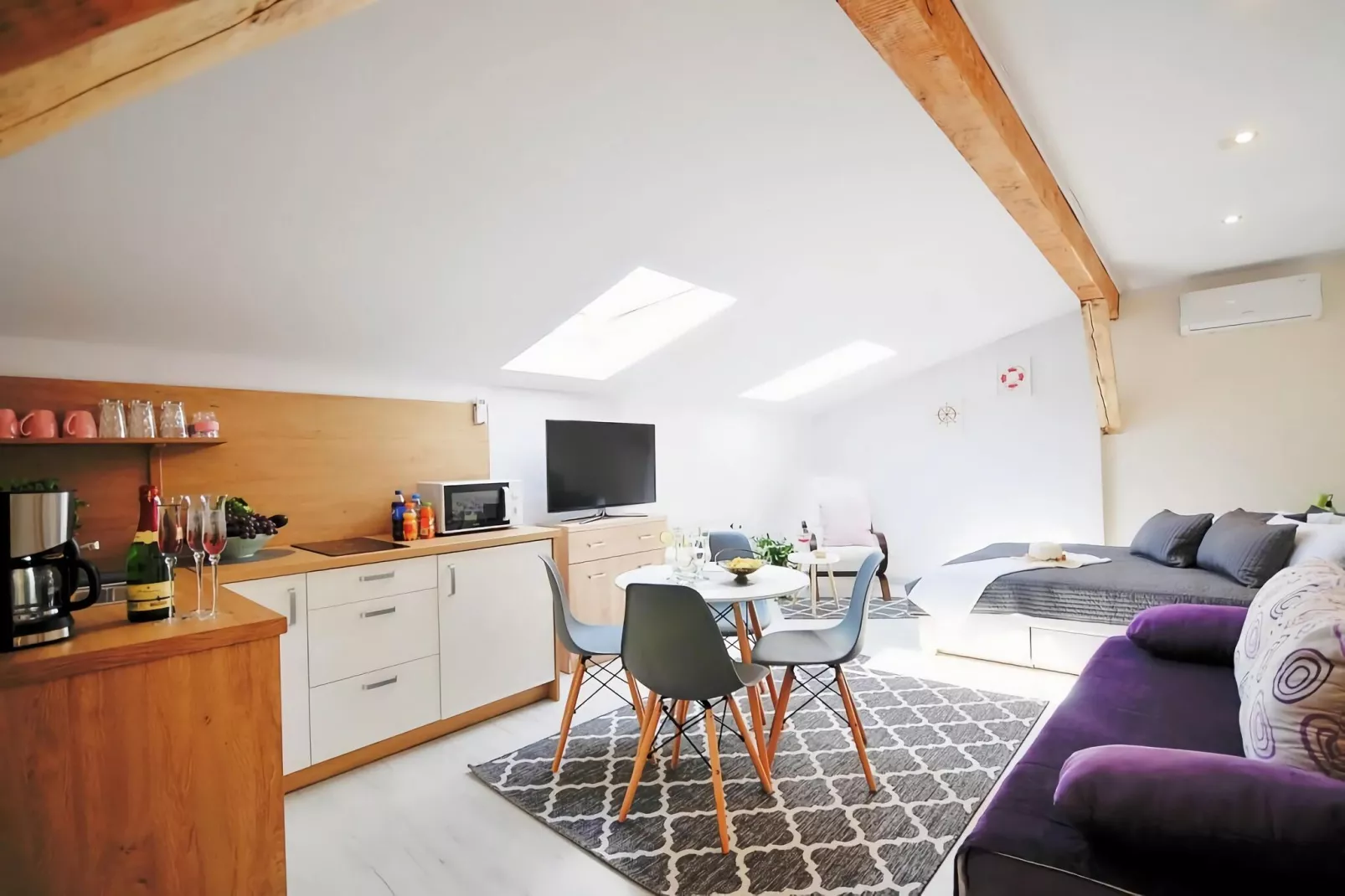 Studio 3-osobowe nr 1 30 m2 na poddaszu Ustronie Morskie-Living room