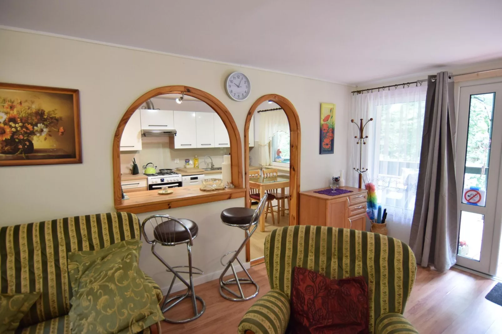 Holiday Home with whirlpool at the lake in Zakowo-Wohnzimmer