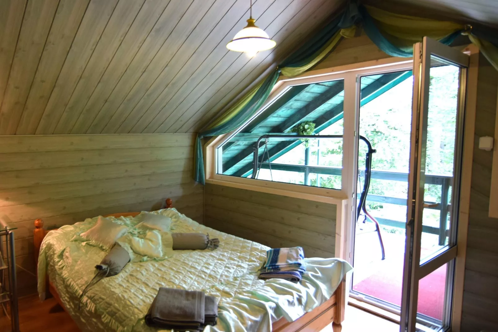 Holiday Home with whirlpool at the lake in Zakowo-Schlafzimmer