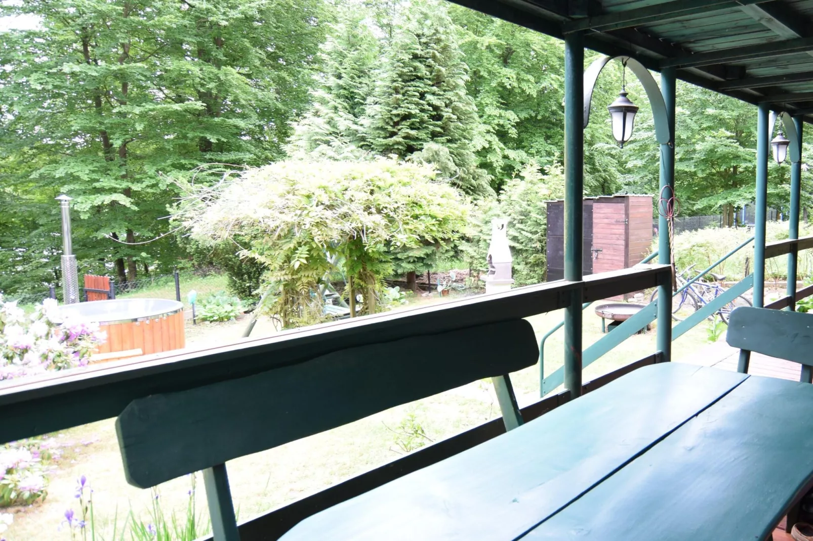 Holiday Home with whirlpool at the lake in Zakowo-Terrassenbalkon