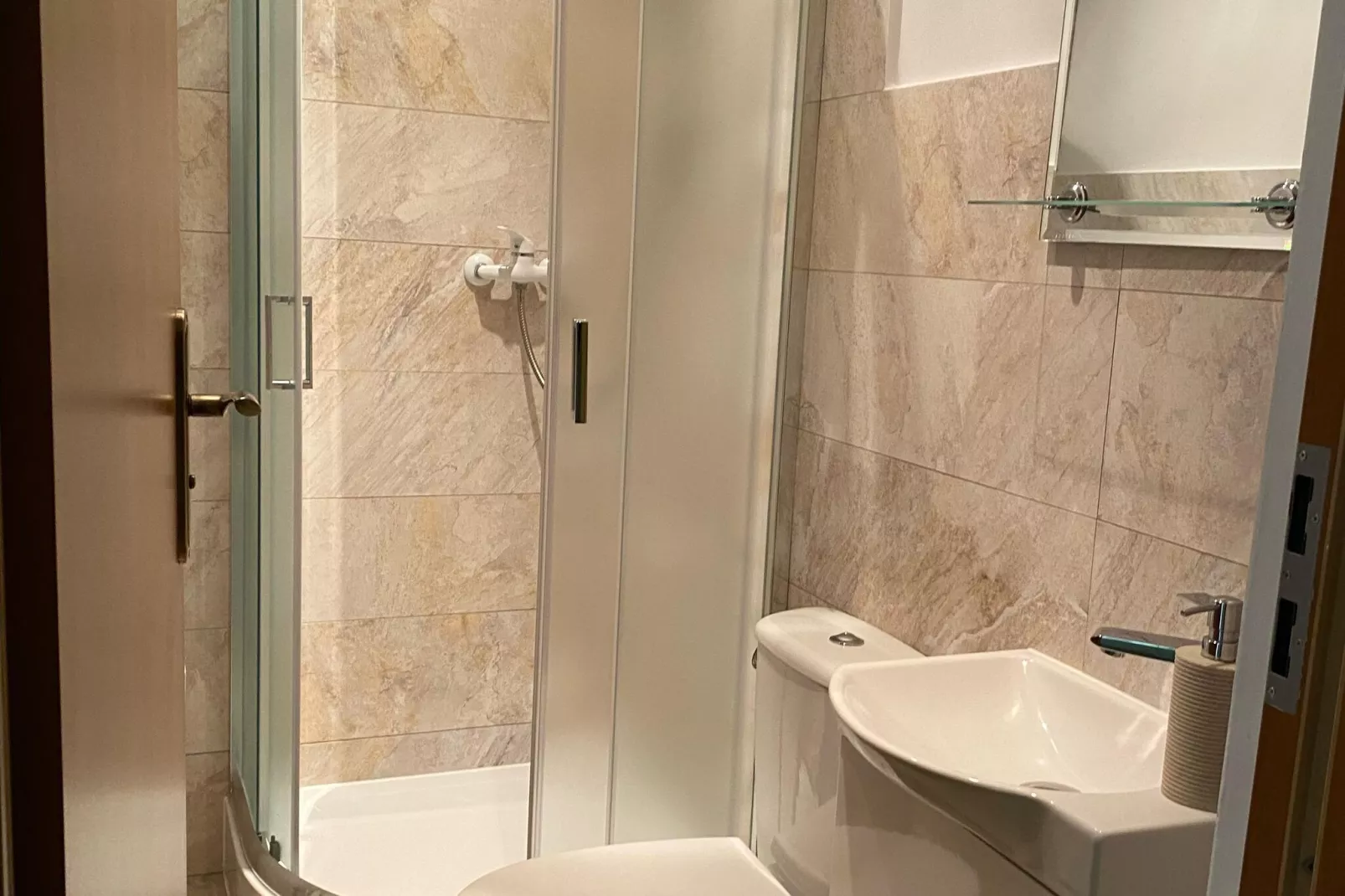 Spacious holiday home in Sieroslaw-Bathroom