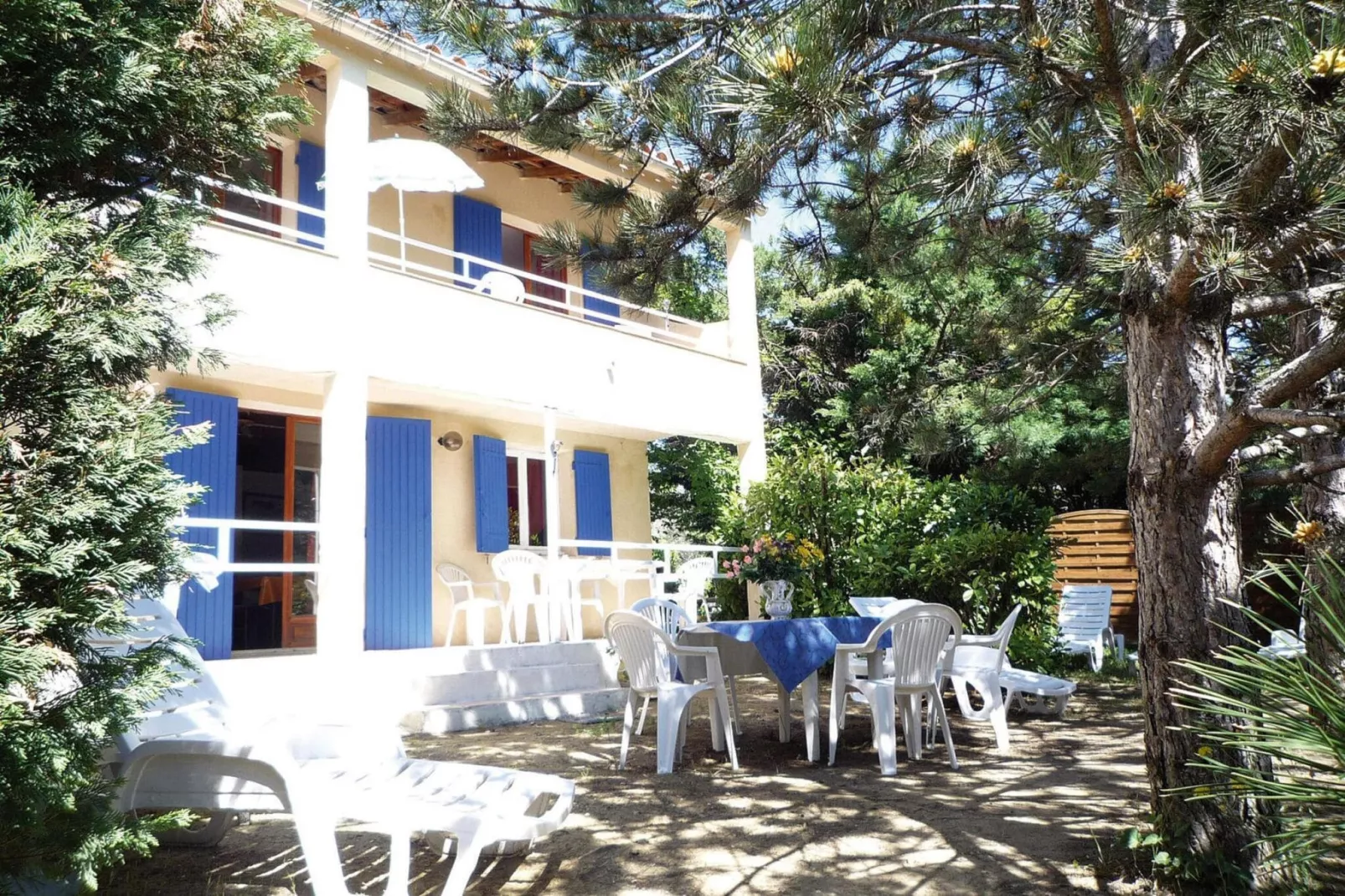 Ferienhaus in Vaison-la-Romaine / Les Pins-Terrace balcony