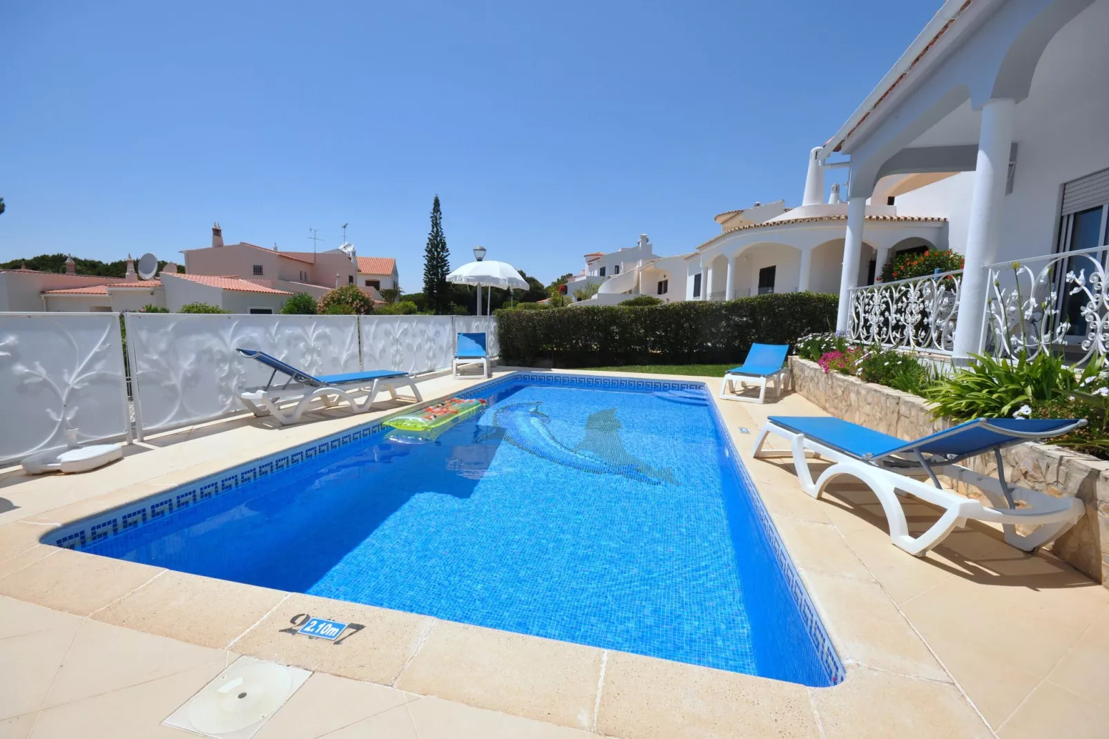 Paloma-Pool