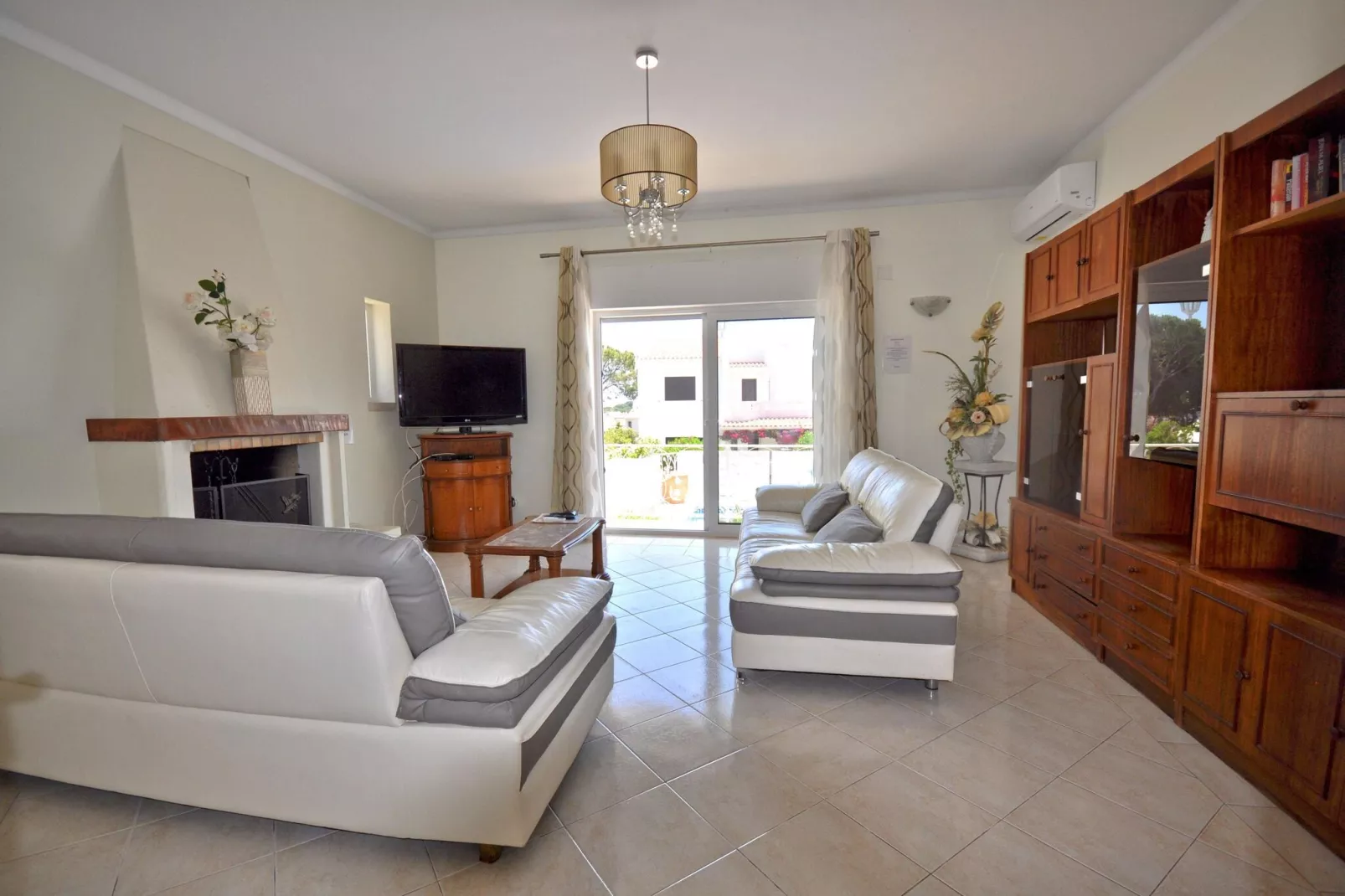 Paloma-Living room