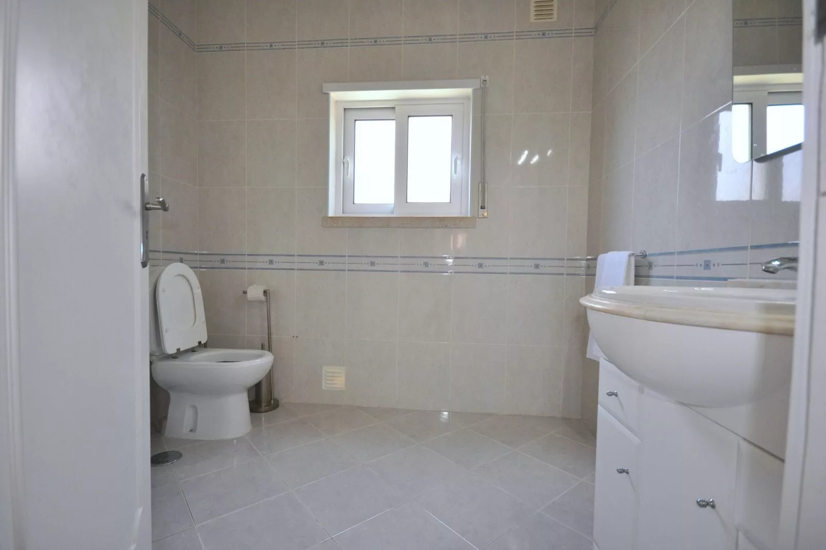 Paloma-Bathroom