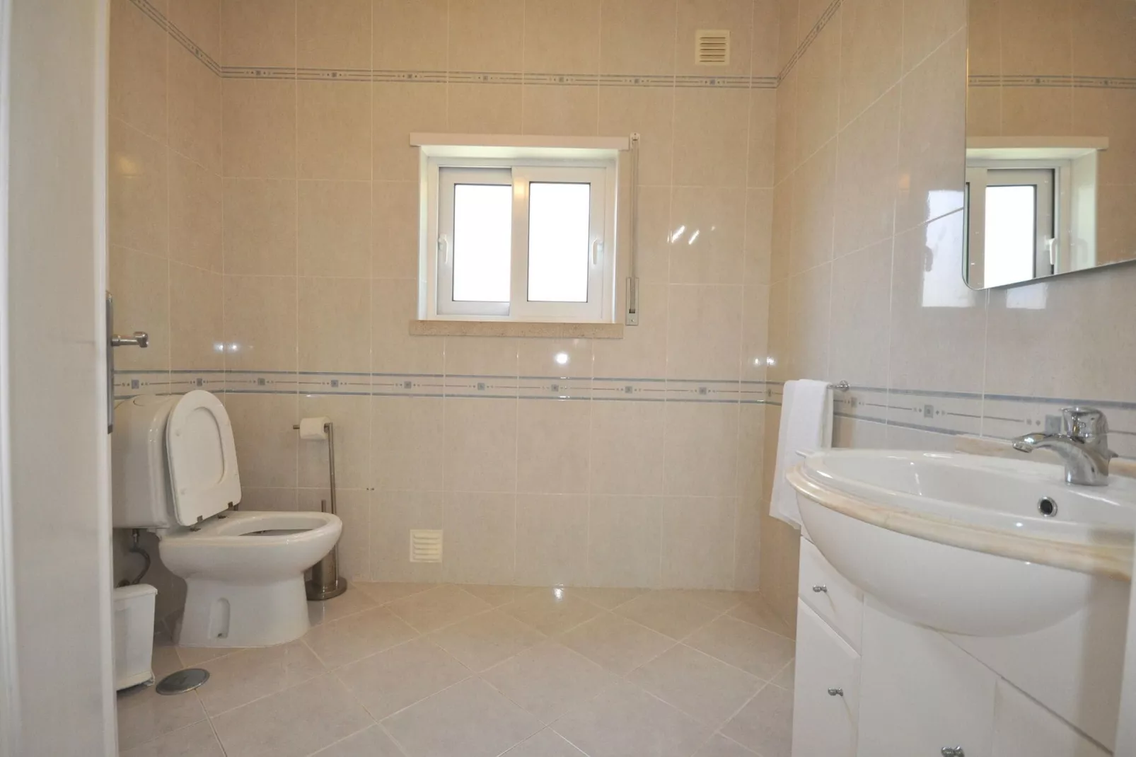 Paloma-Bathroom