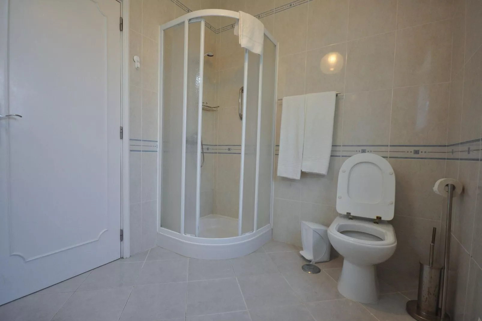 Paloma-Bathroom