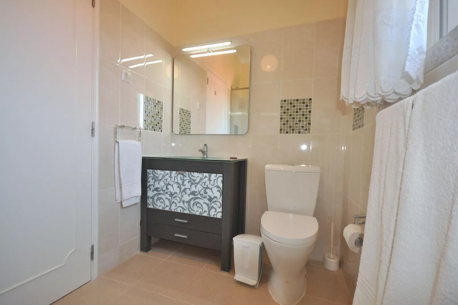 Paloma-Bathroom