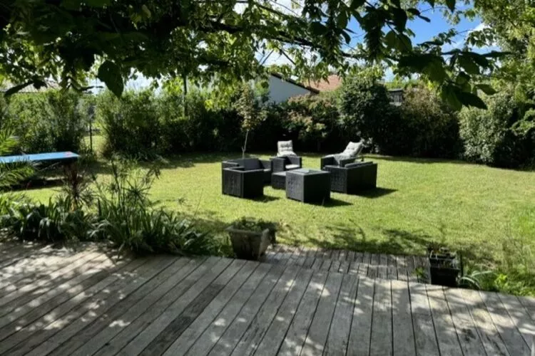 Holiday home Le Porge-Jardin d'été