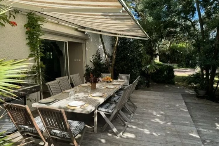 Holiday home Le Porge-Balcon-terrasse