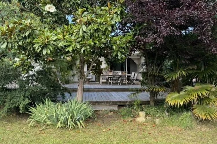 Holiday home Le Porge-Jardin d'été