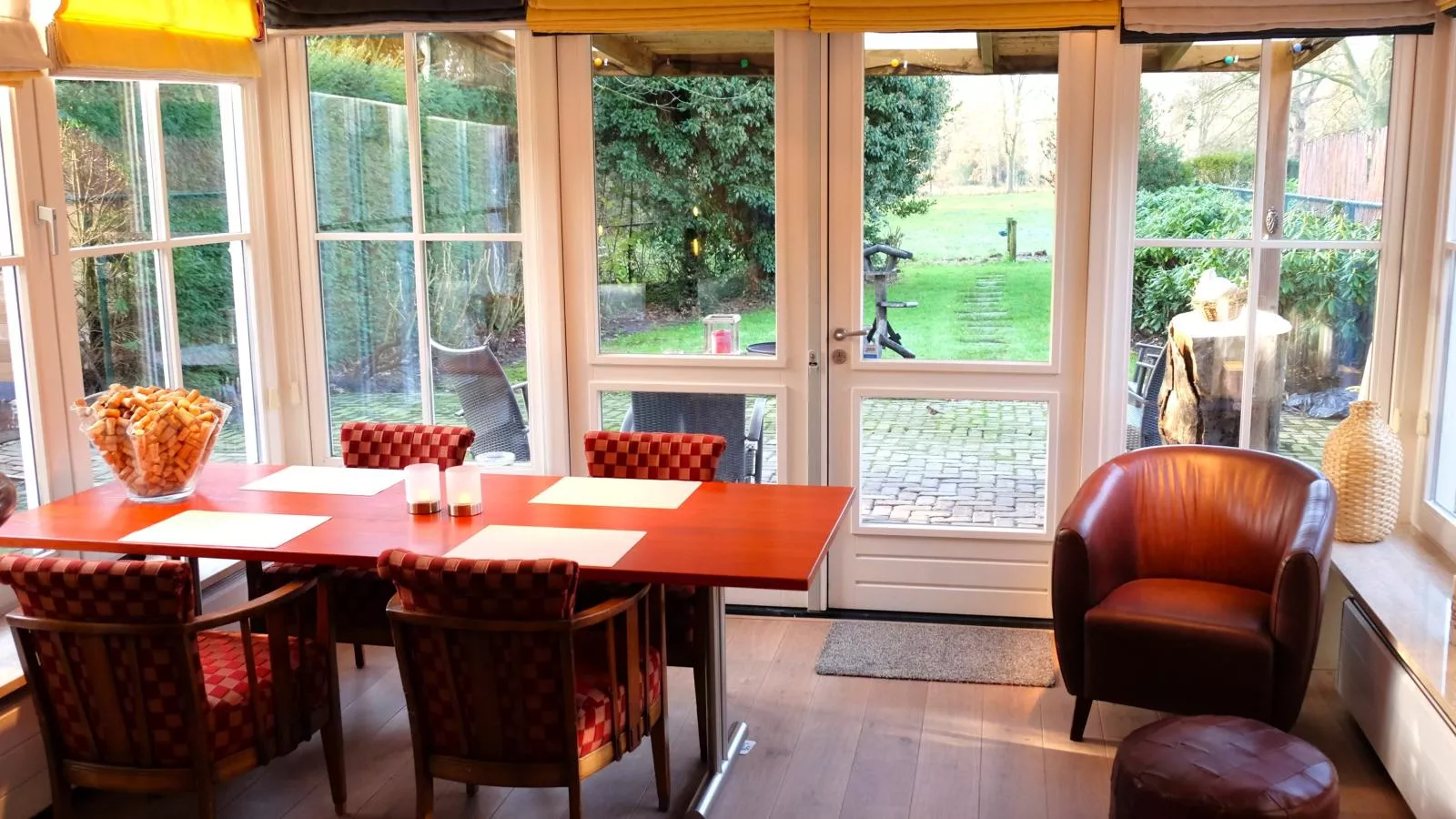 Wellnesshuisje Kalheupink-Dining room