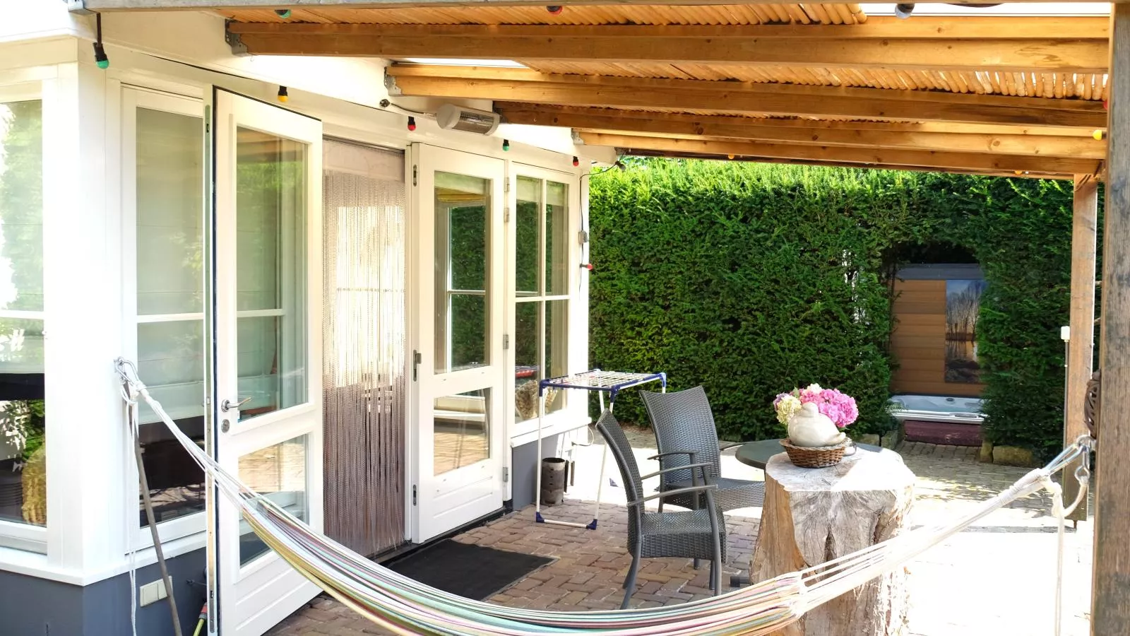 Wellnesshuisje Kalheupink-Terrace balcony