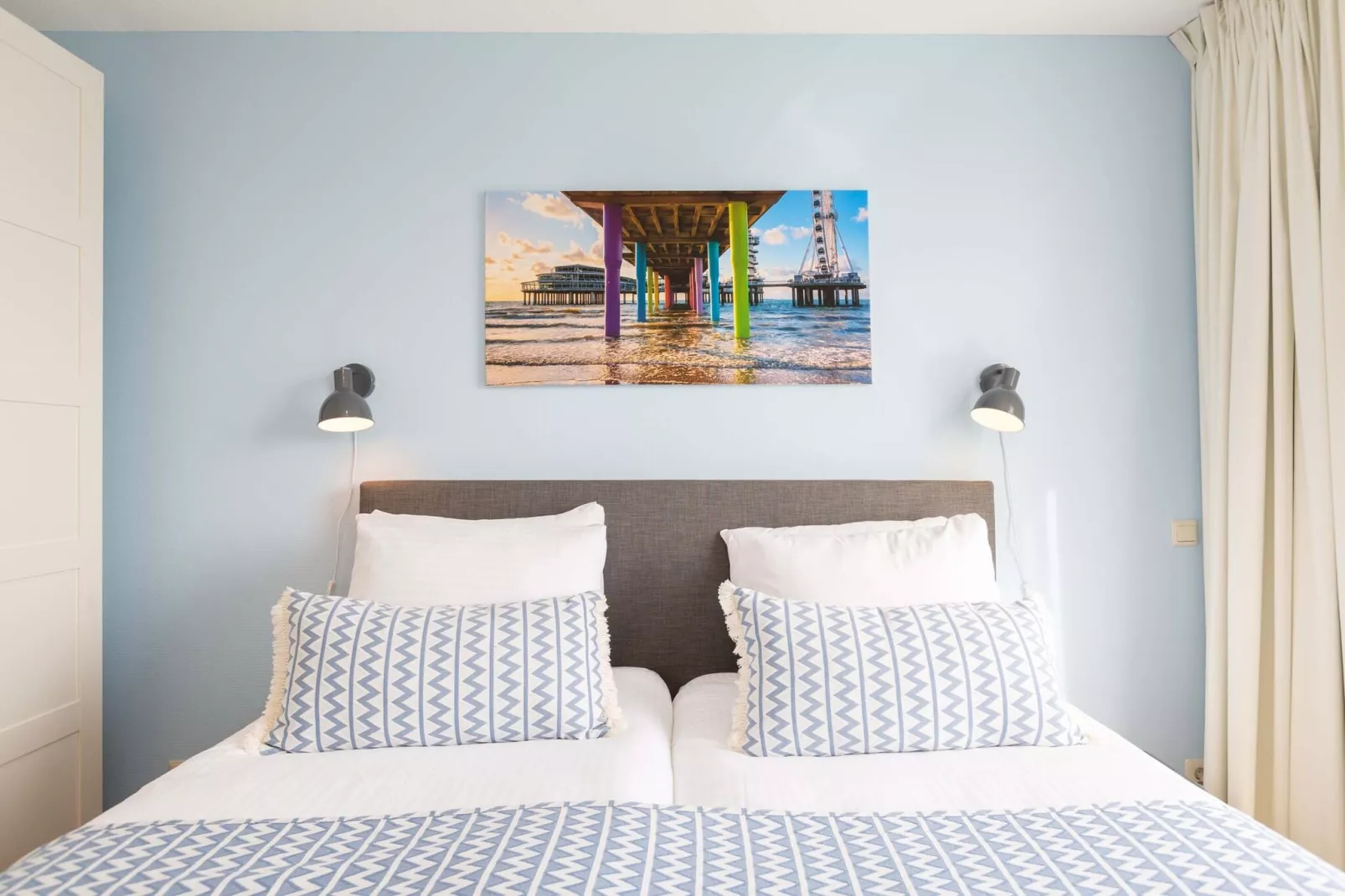 Scheveningen Harbour 28C-Bedroom