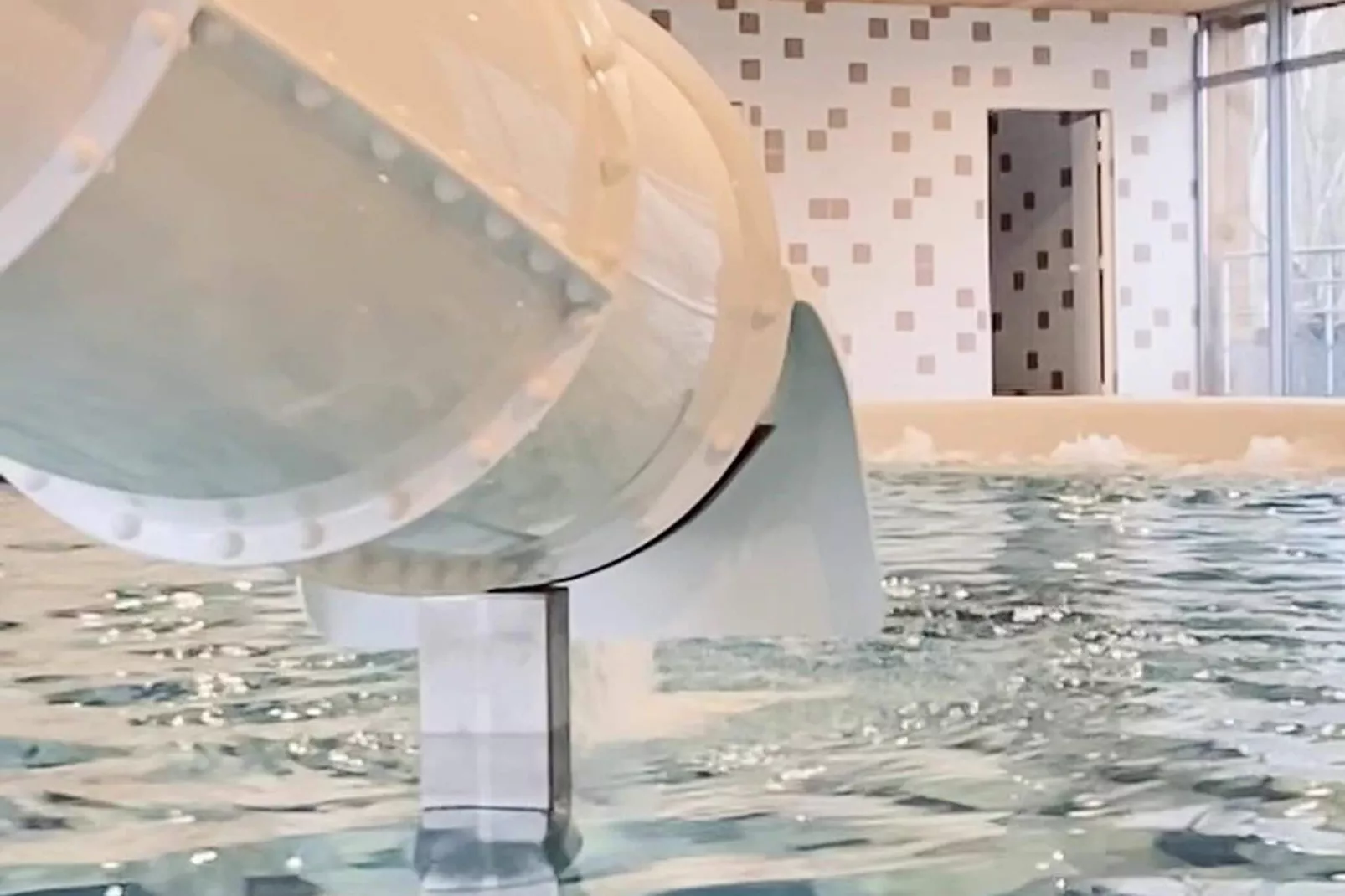 The Easy Accessible Leaf by YourNature-Pool