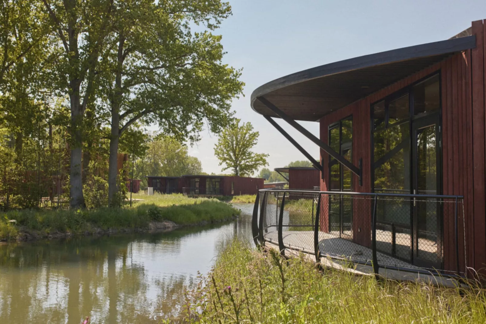The Easy Accessible Leaf by YourNature-Exterior summer