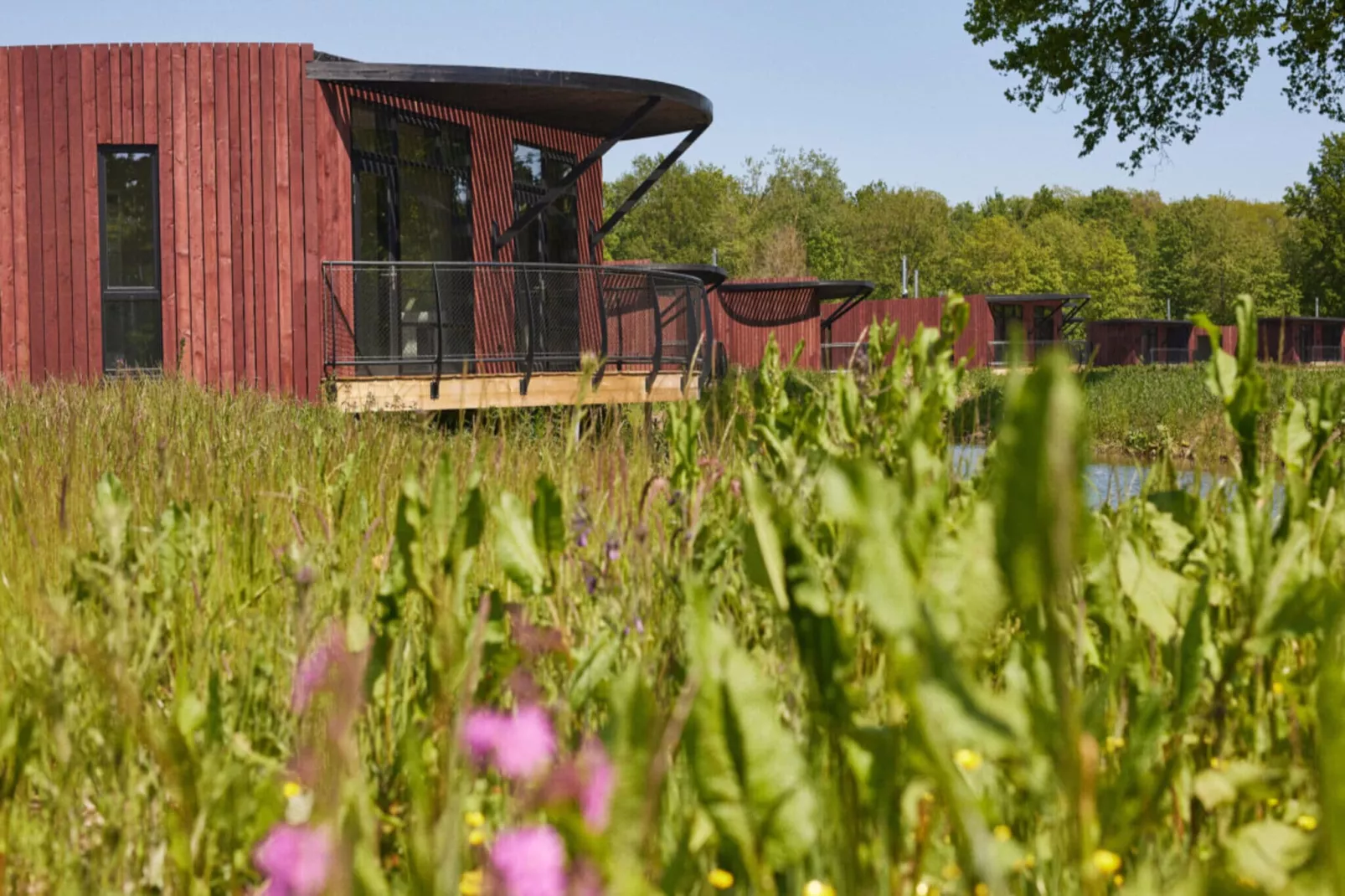 The Easy Accessible Leaf by YourNature-Exterior summer