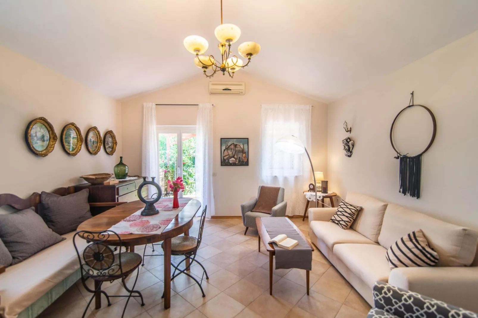 Casa Oliva-Living room