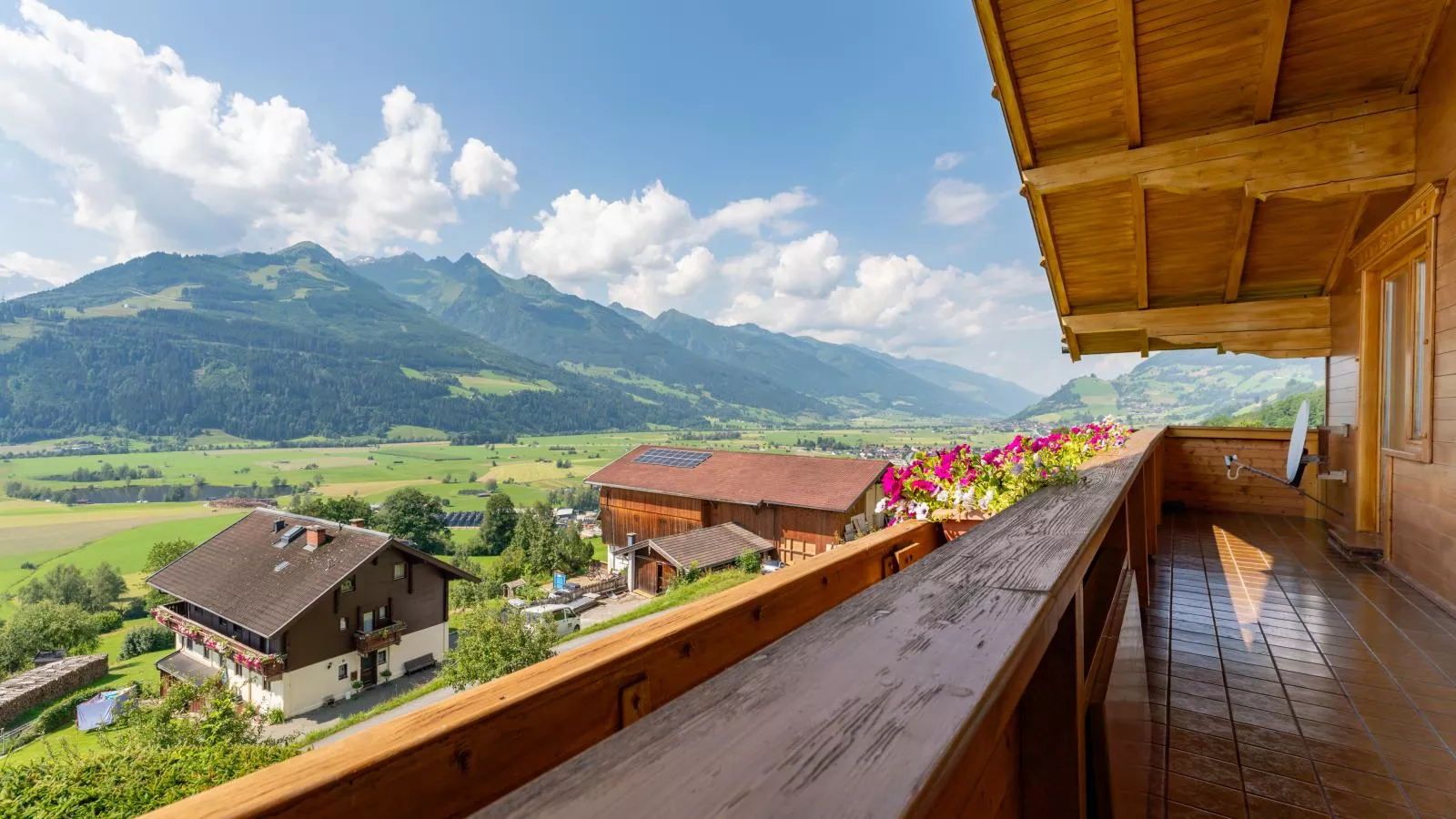 Chalet Sandra-Terrace balcony