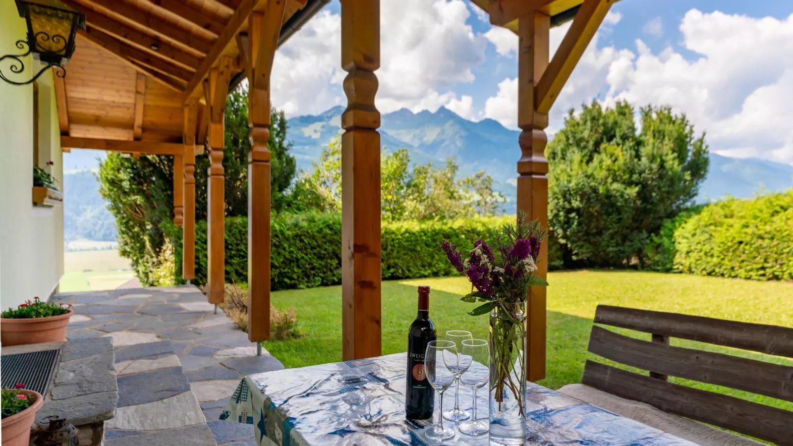 Chalet Sandra-Terrace balcony