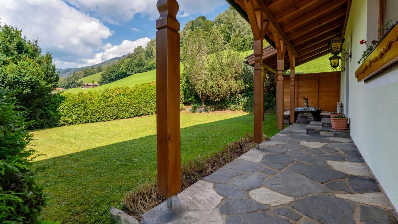 Chalet Sandra-Gardens summer