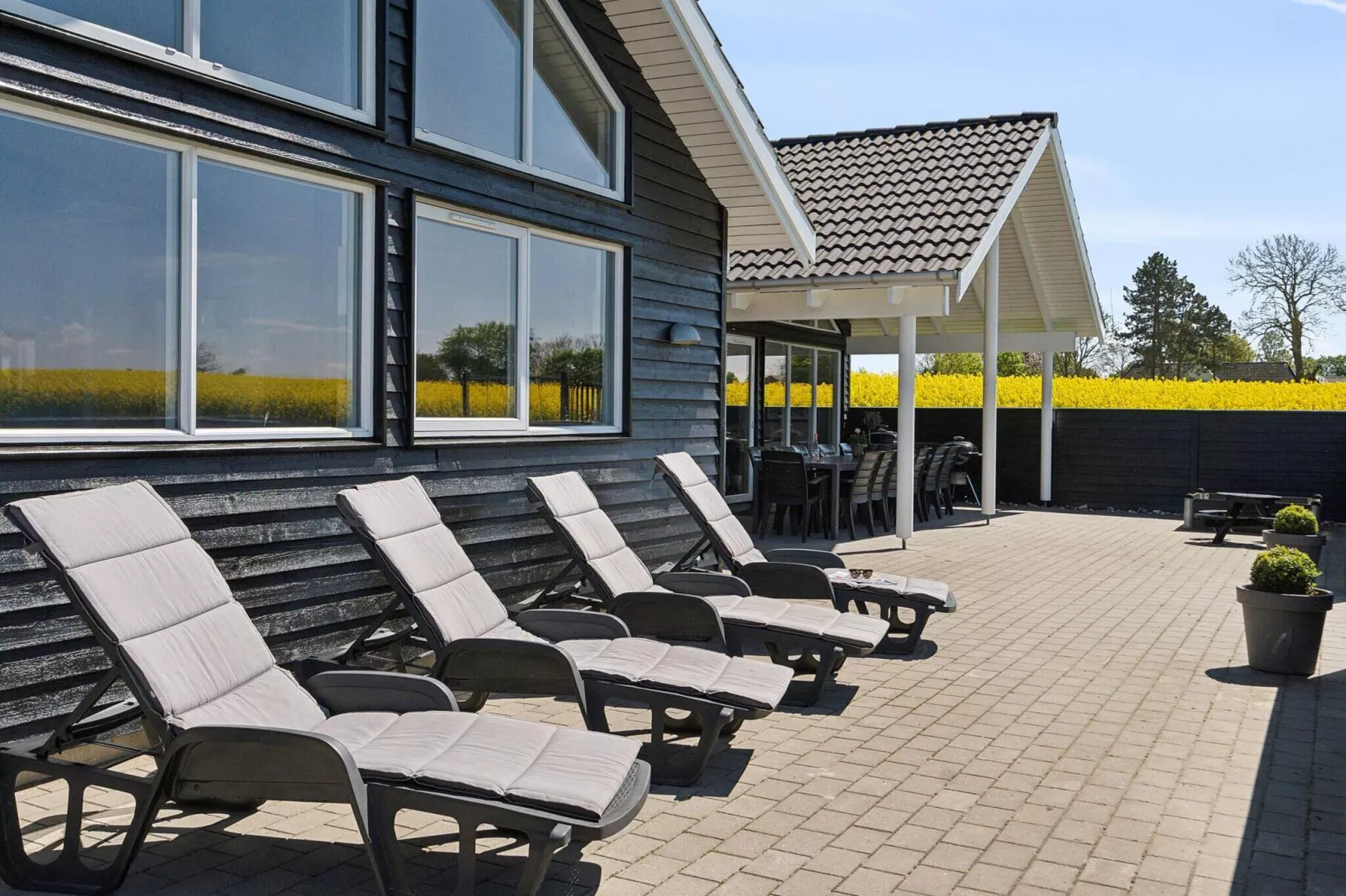 Luxurioses Strandhaus mit Pool -- By Traum Ferienwohnungen