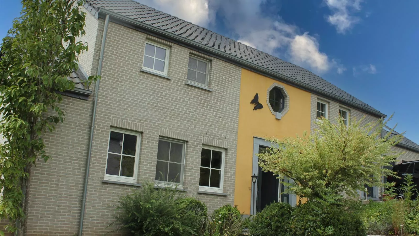 Residence Suprême-Exterior summer