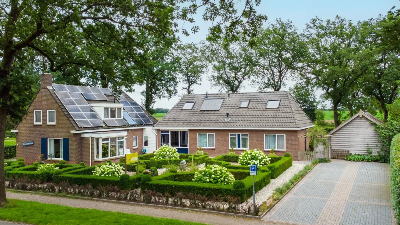 Zonnehoek-Exterior summer