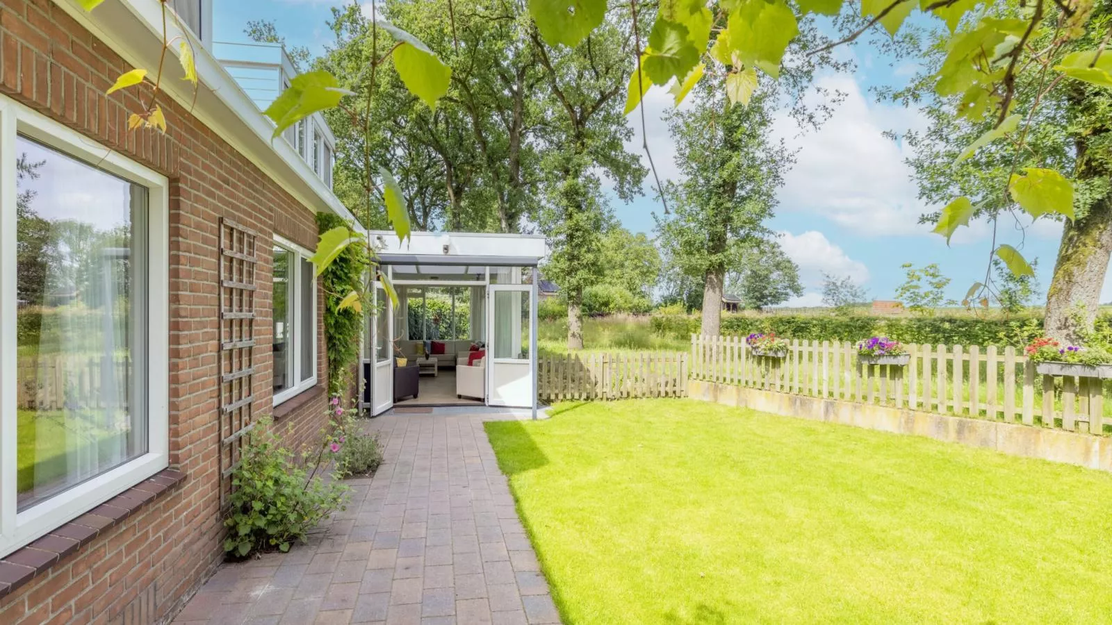 Zonnehoek-Gardens summer
